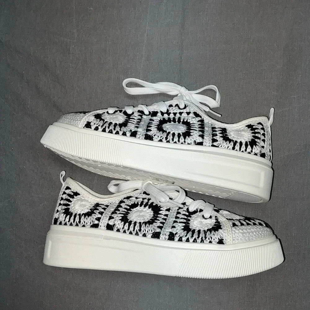 Dirty Laundry Recreation Womens Shoes Sz 7 Black White Multi Platform Sneakers